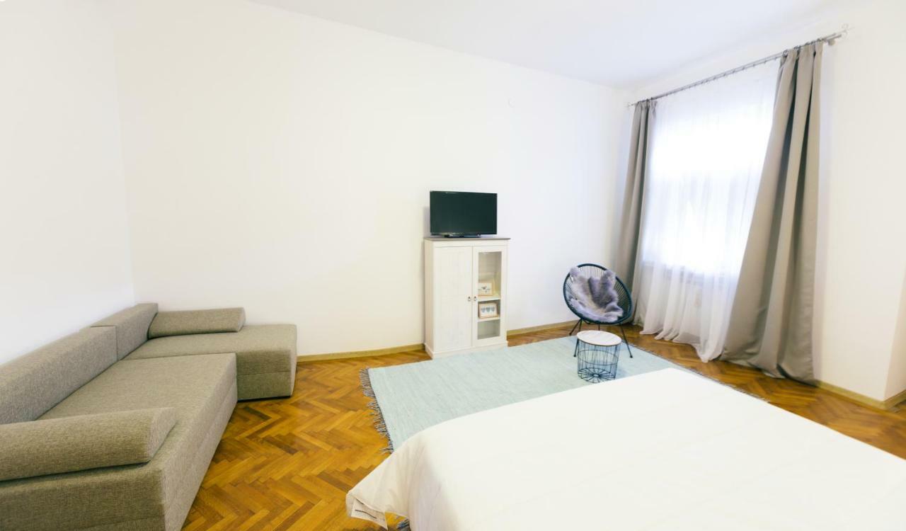 Street View Apartments Sibiu Eksteriør bilde